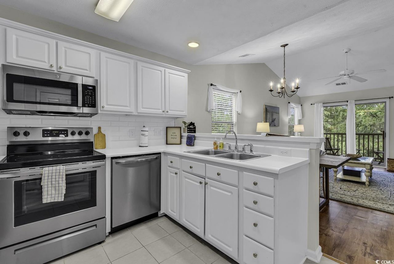 598 Blue Stem Dr. Photo 10