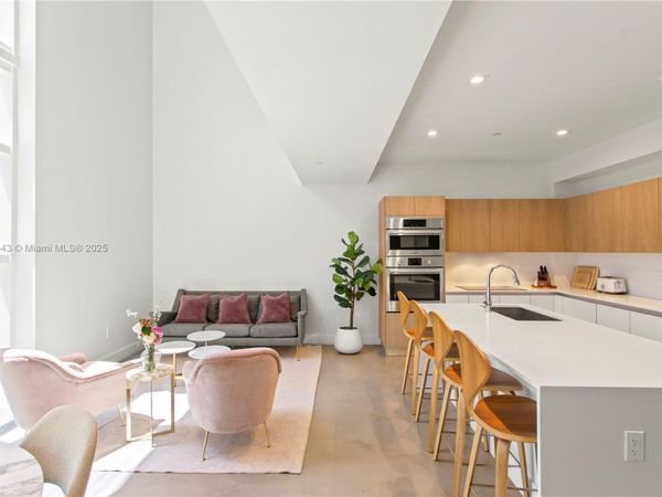 455 NE 39th St, Unit 102, Miami, FL 33137