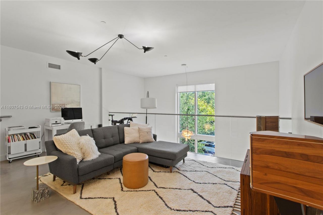 455 NE 39th St, Unit 102, Miami, FL 33137 Photo