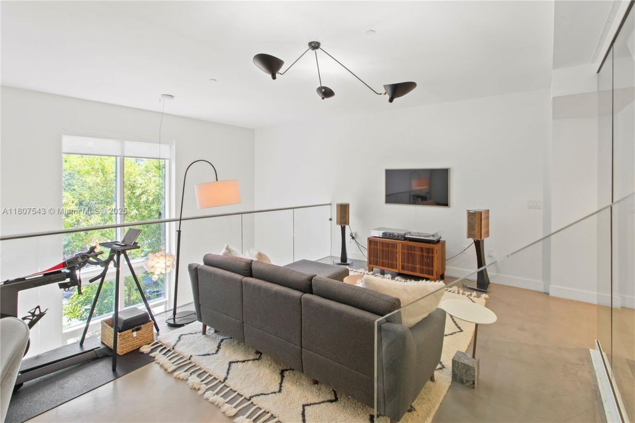 455 NE 39th St, Unit 102, Miami, FL 33137 Photo