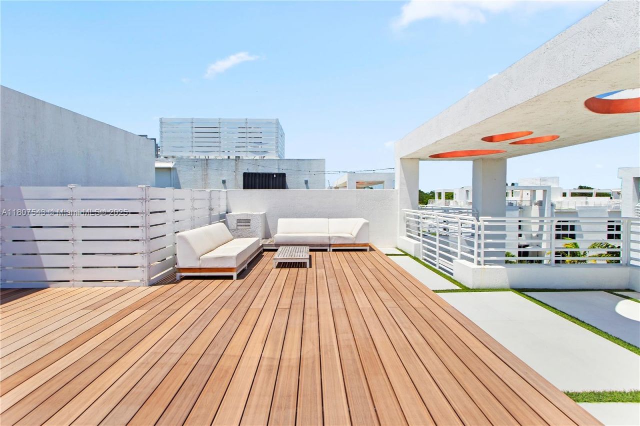 455 NE 39th St, Unit 102, Miami, FL 33137 Photo