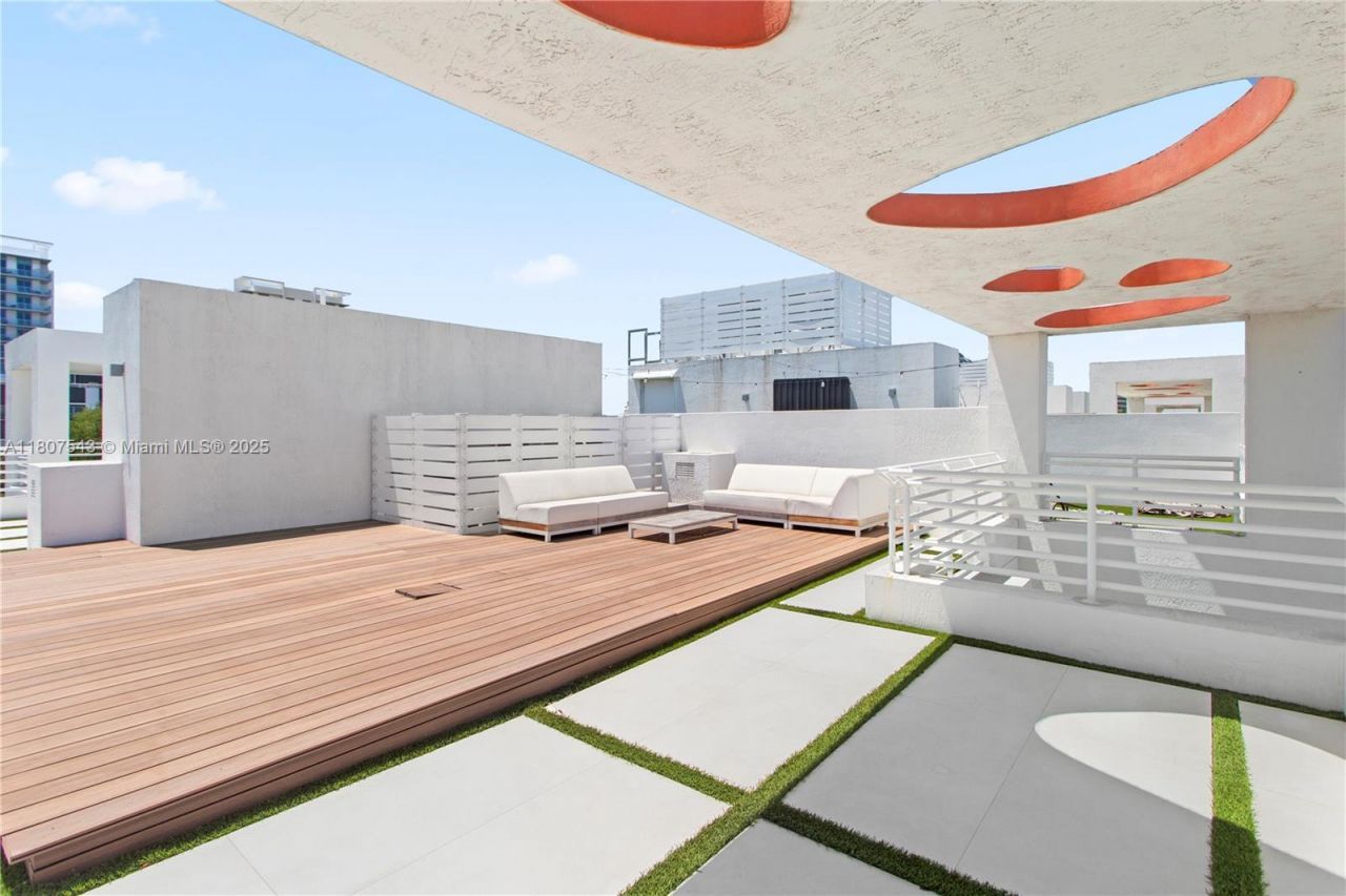 455 NE 39th St, Unit 102, Miami, FL 33137 Photo