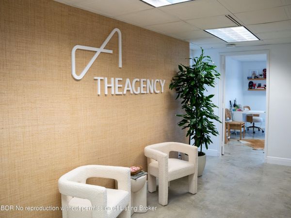 180 Royal Palm Way, Unit 201, Palm Beach, FL 33480