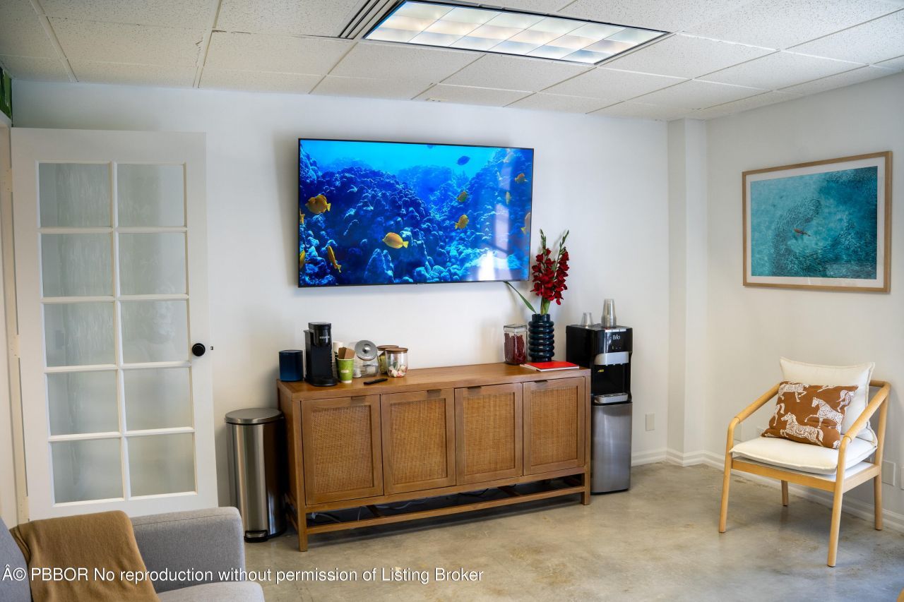 180 Royal Palm Way, Unit 201, Palm Beach, FL 33480 Photo