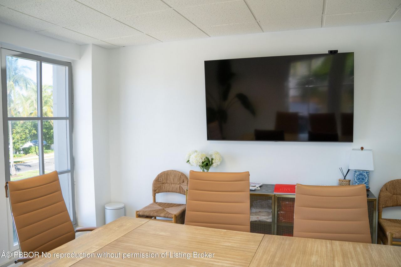 180 Royal Palm Way, Unit 201, Palm Beach, FL 33480 Photo