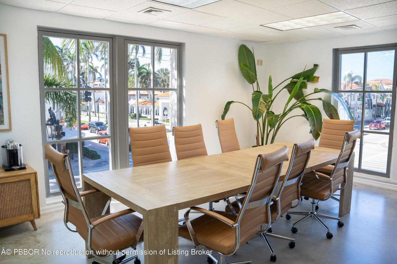 180 Royal Palm Way, Unit 201, Palm Beach, FL 33480 Photo