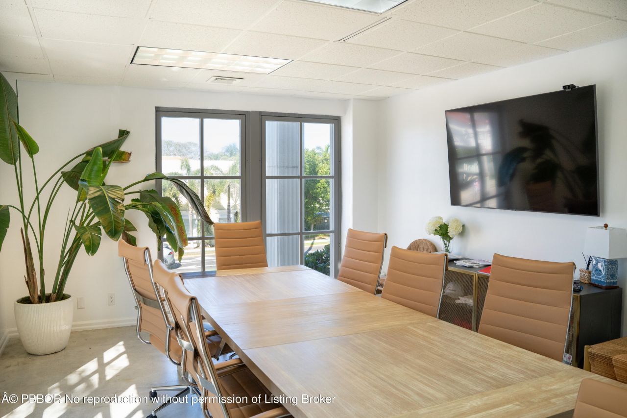 180 Royal Palm Way, Unit 201, Palm Beach, FL 33480 Photo