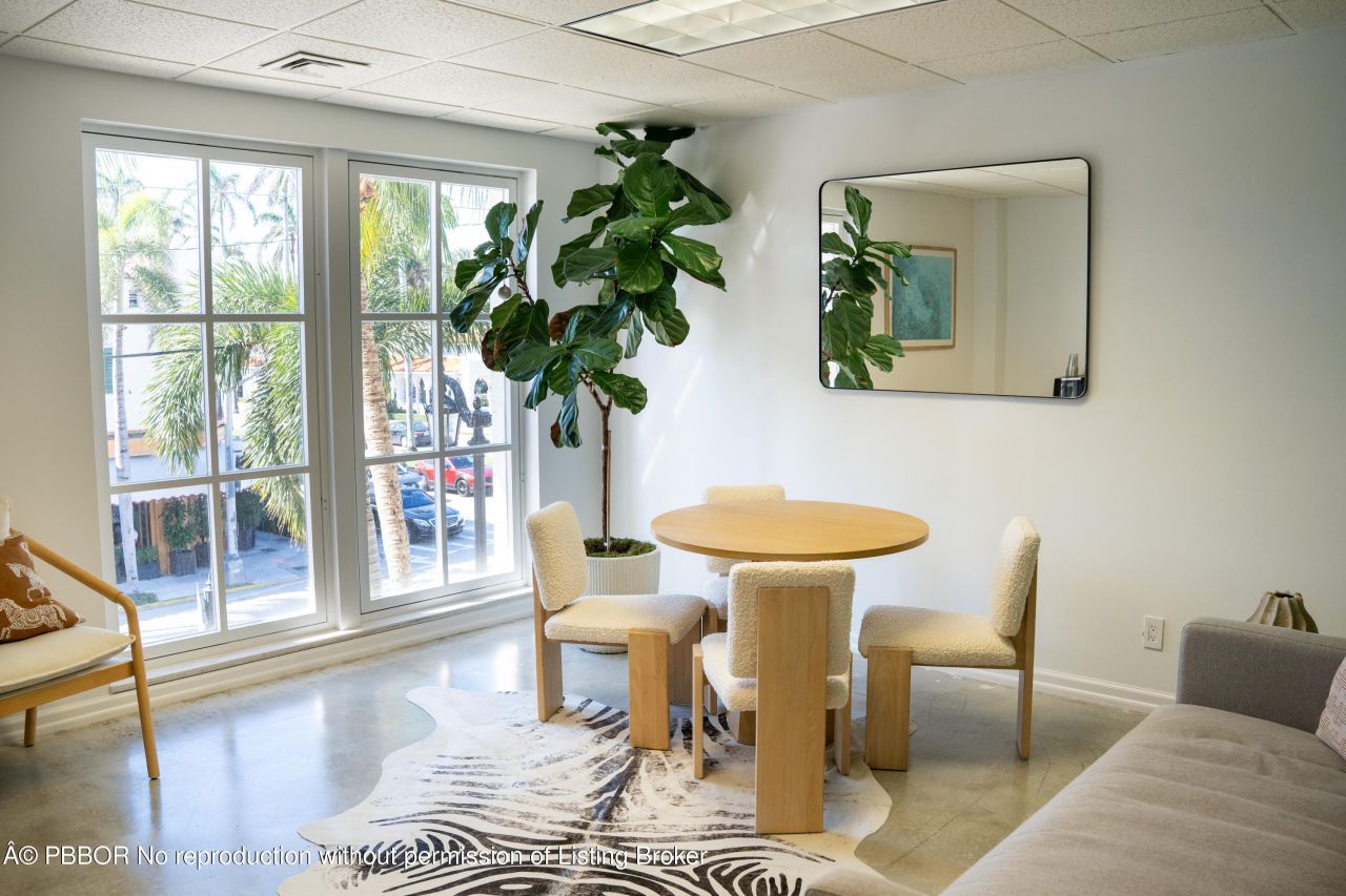 180 Royal Palm Way, Unit 201, Palm Beach, FL 33480 Photo