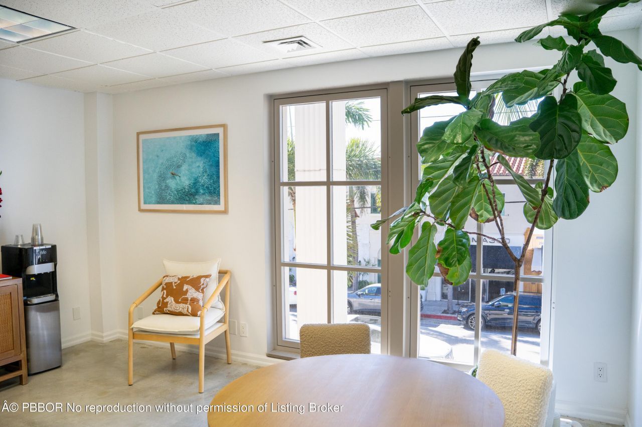 180 Royal Palm Way, Unit 201, Palm Beach, FL 33480 Photo