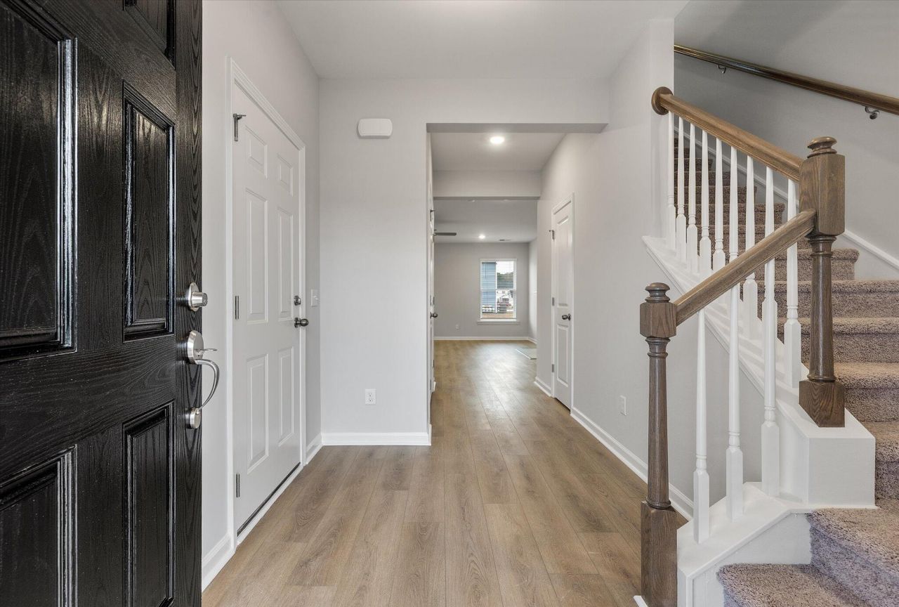 112 Shingle Oak Drive Photo 5