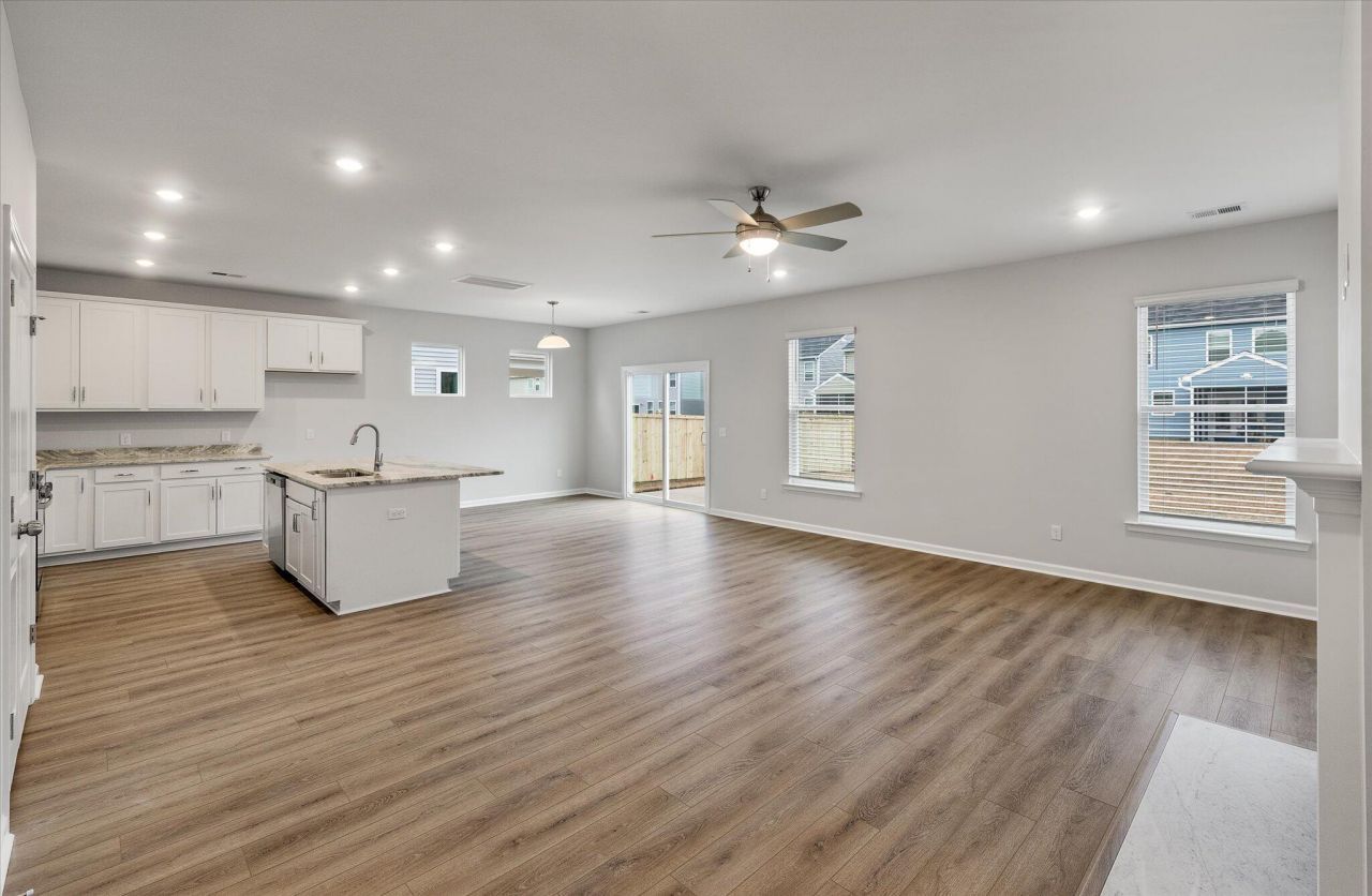 112 Shingle Oak Drive Photo 6