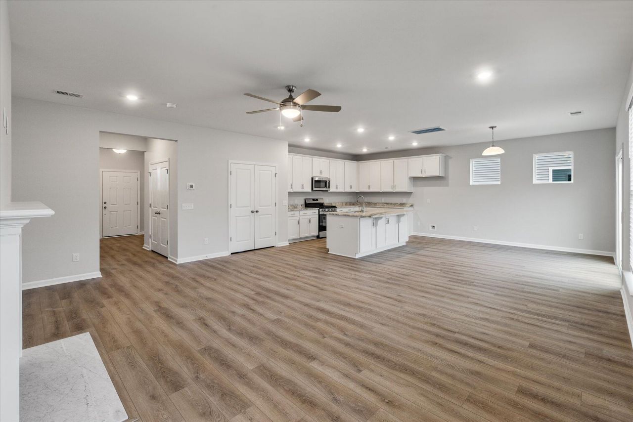 112 Shingle Oak Drive Photo 7