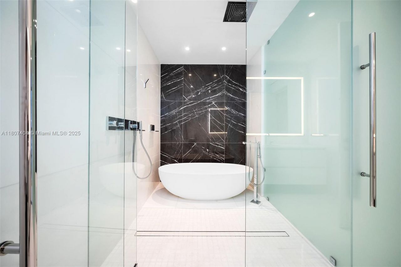 300 Biscayne Blvd Way, Unit 3509, Miami, FL 33131 Photo