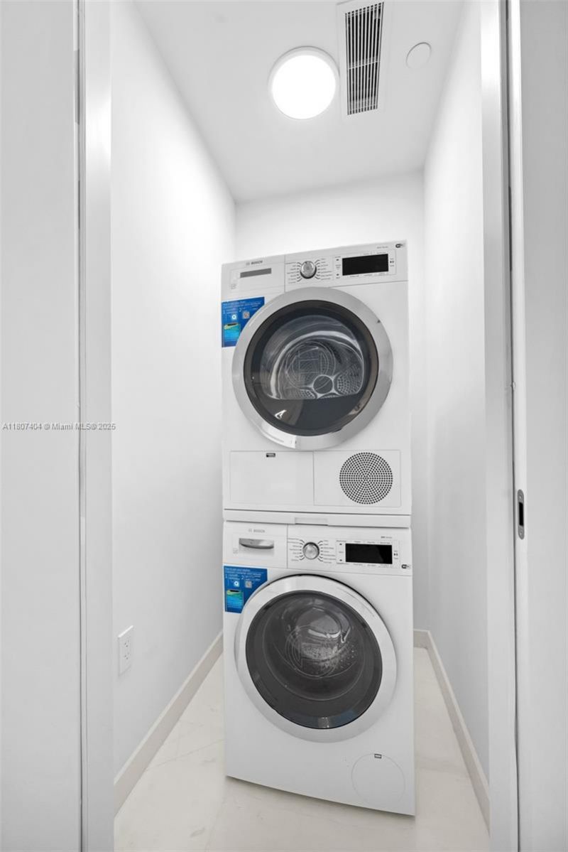 300 Biscayne Blvd Way, Unit 3509, Miami, FL 33131 Photo