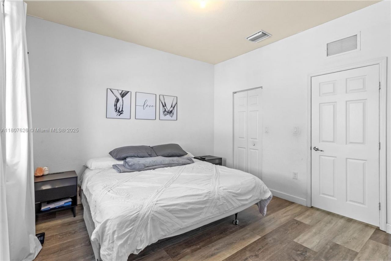 3508 W 88th Ter, Hialeah, FL 33018 Photo