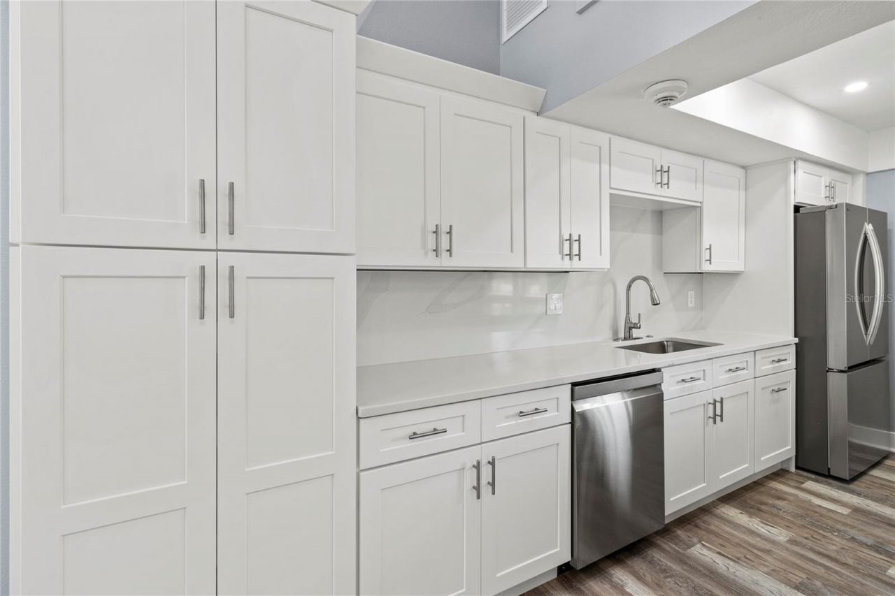 800 S Blvd Of The Presidents, Unit 5, Sarasota, FL 34236 Photo