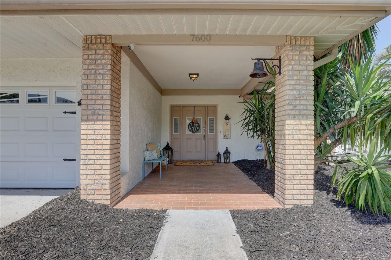 7600 Drew Oak Drive, Seminole, FL 33772 Photo