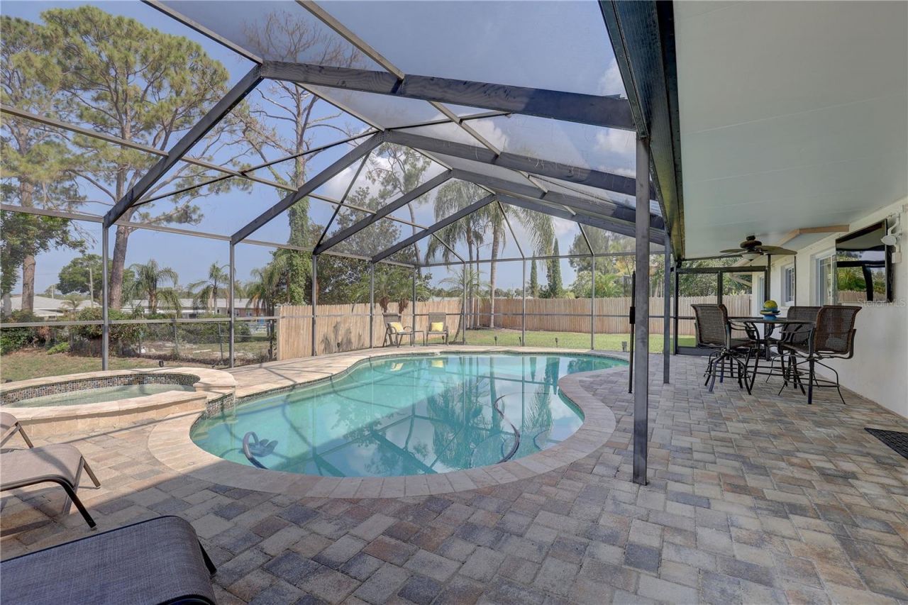 7600 Drew Oak Drive, Seminole, FL 33772 Photo