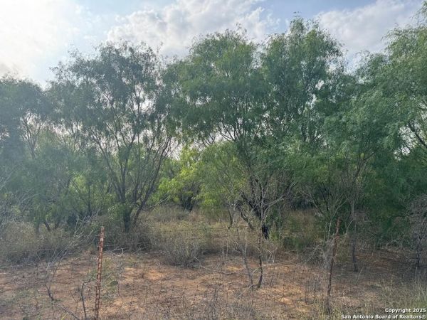 000 Granato, Poteet, TX 78065