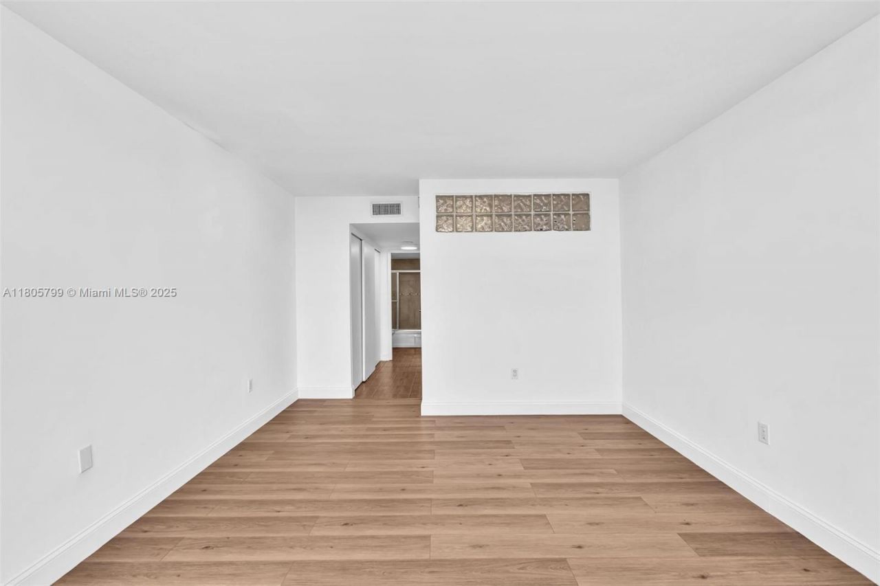 2801 NE 183rd St, Unit 1703W, Aventura, FL 33160 Photo