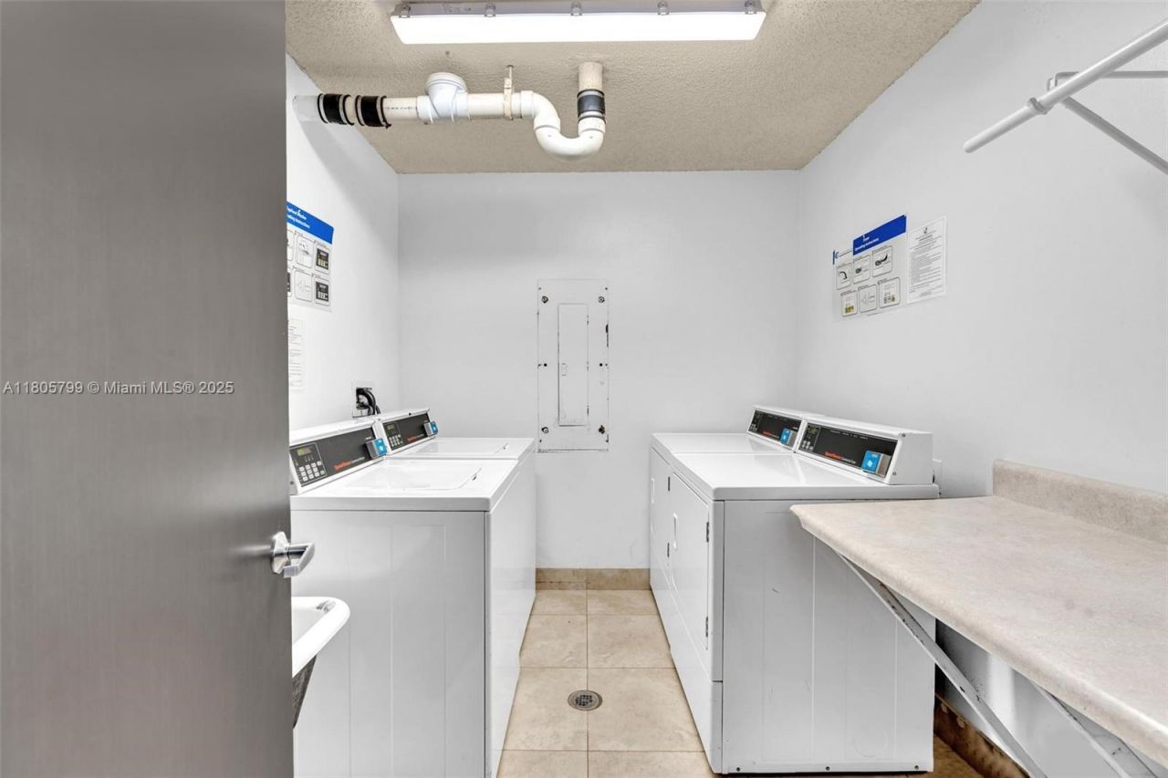 2801 NE 183rd St, Unit 1703W, Aventura, FL 33160 Photo