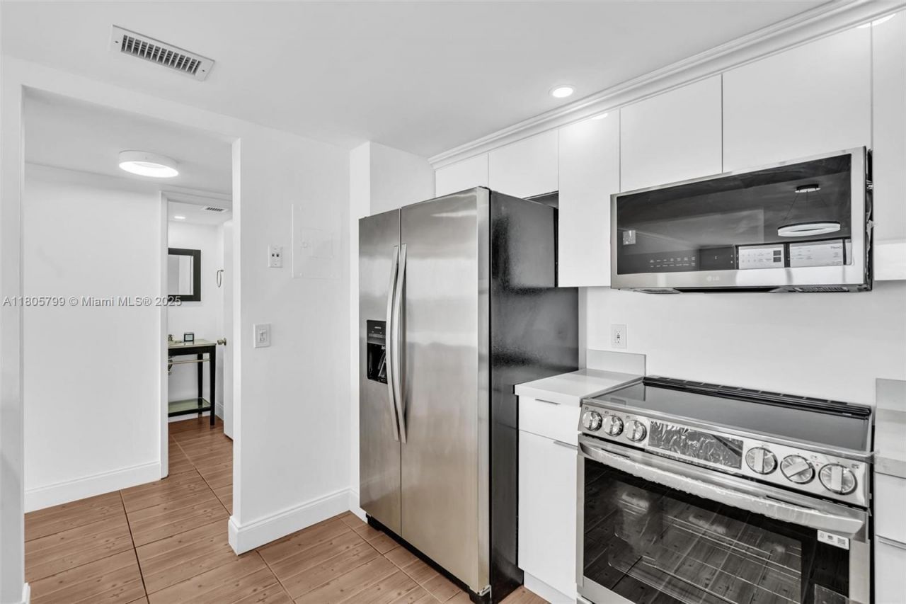 2801 NE 183rd St, Unit 1703W, Aventura, FL 33160 Photo