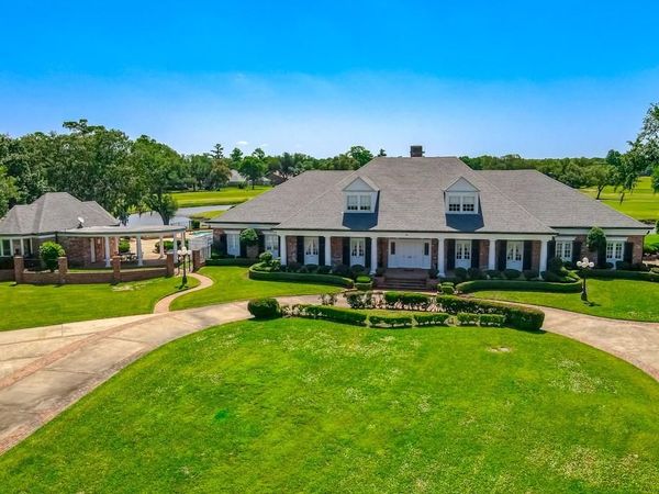 10 VILLERE Place, Destrehan, LA 70047