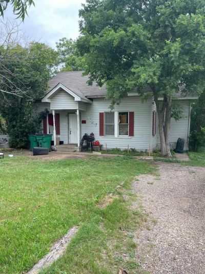 205 S Carpenter Street, Mart, TX 76664 Main Photo