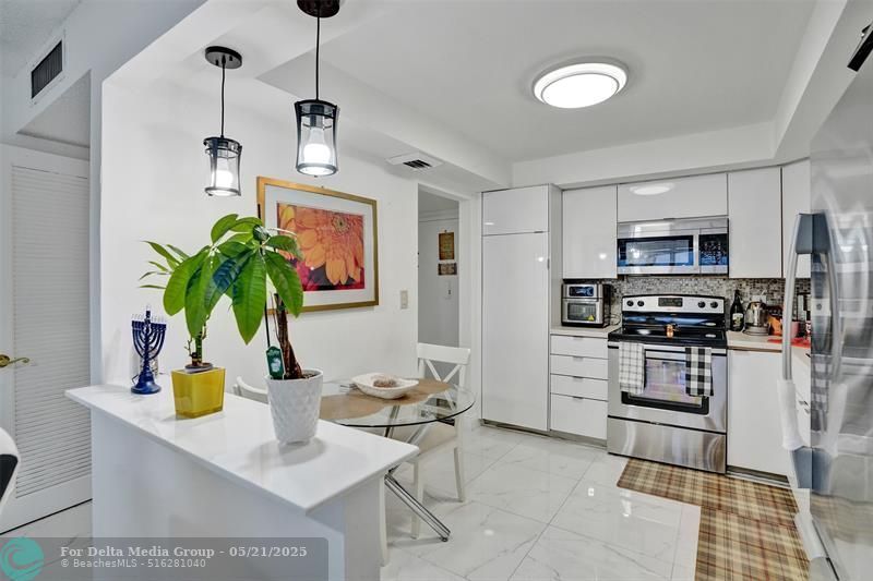 18041 SE Biscayne Boulevard, Unit 503, Aventura, FL 33160 Photo