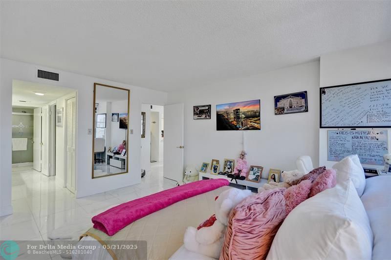 18041 SE Biscayne Boulevard, Unit 503, Aventura, FL 33160 Photo