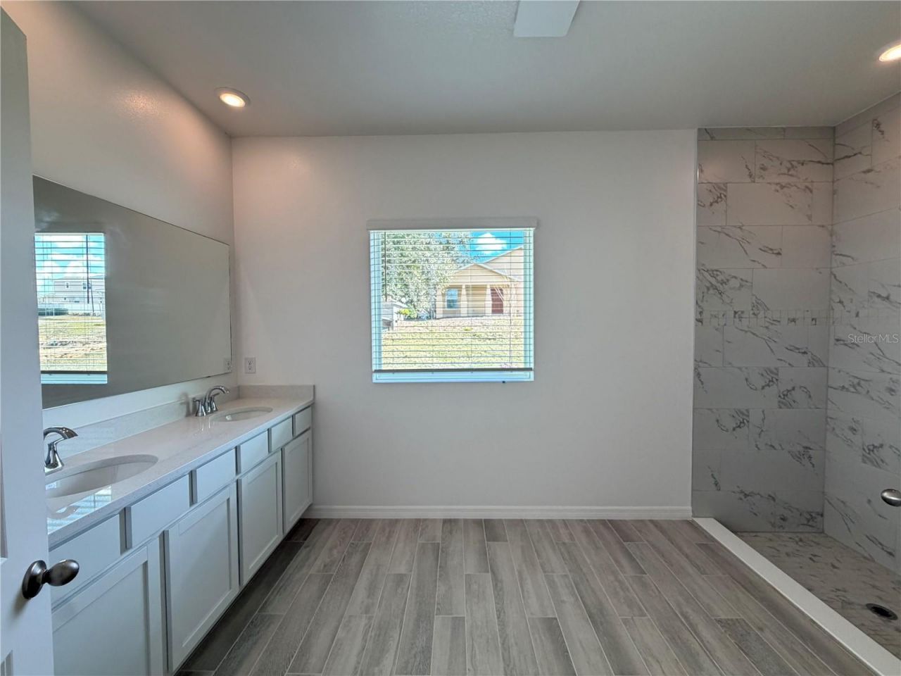 355 S Sunset Avenue, Mascotte, FL 34753 Photo