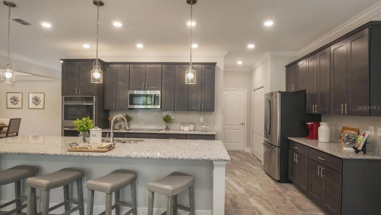 355 S Sunset Avenue, Mascotte, FL 34753 Photo