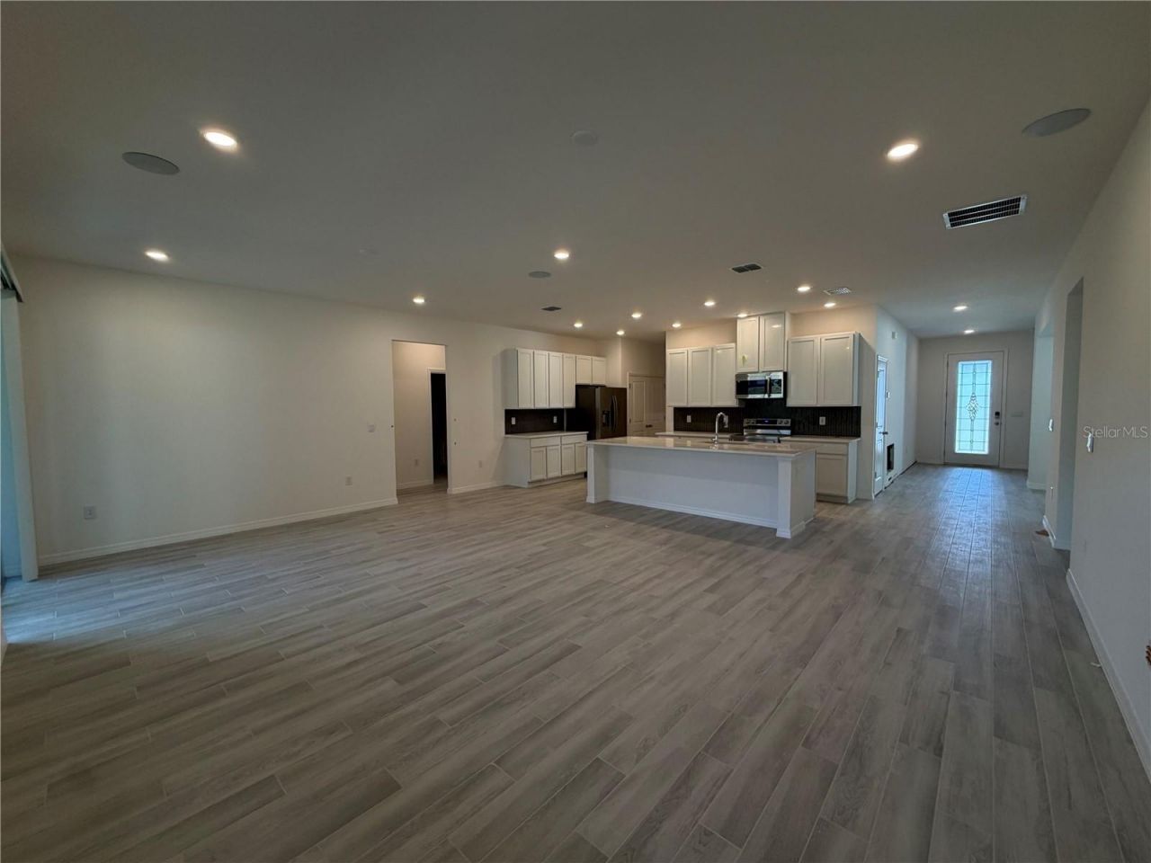 355 S Sunset Avenue, Mascotte, FL 34753 Photo