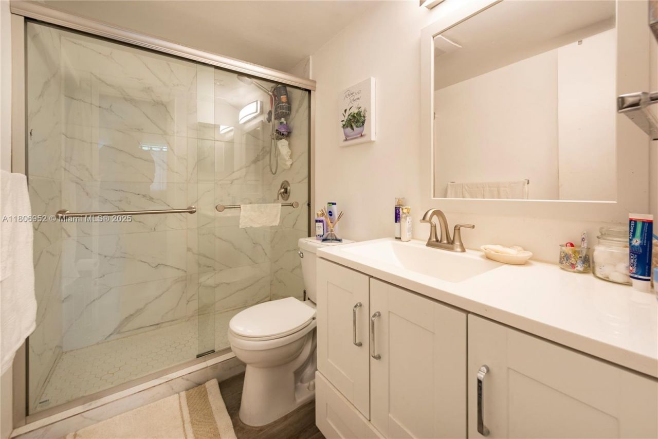 9823 S Hollybrook Lake Dr, Unit 105, Pembroke Pines, FL 33025 Photo