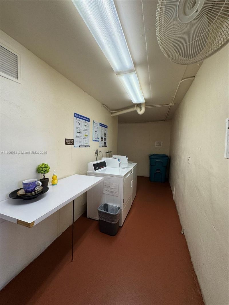 9823 S Hollybrook Lake Dr, Unit 105, Pembroke Pines, FL 33025 Photo