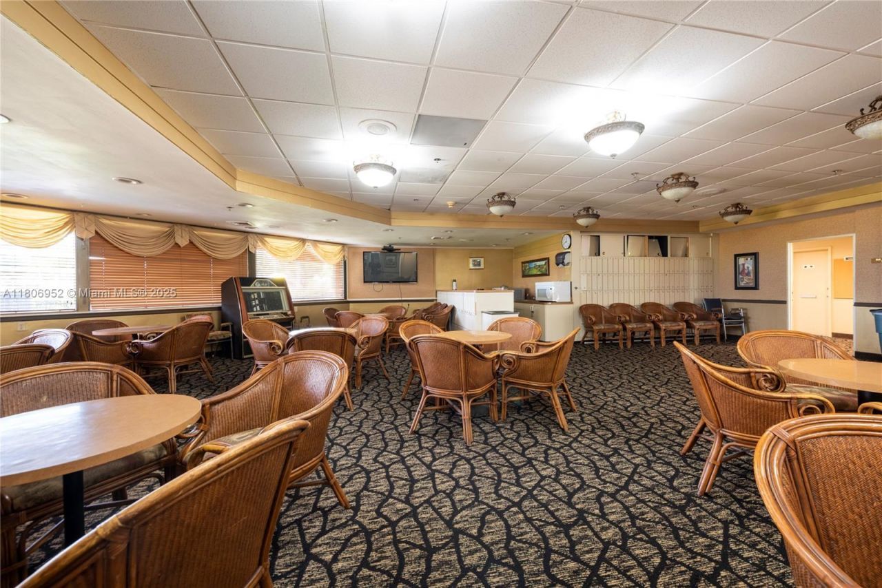 9823 S Hollybrook Lake Dr, Unit 105, Pembroke Pines, FL 33025 Photo