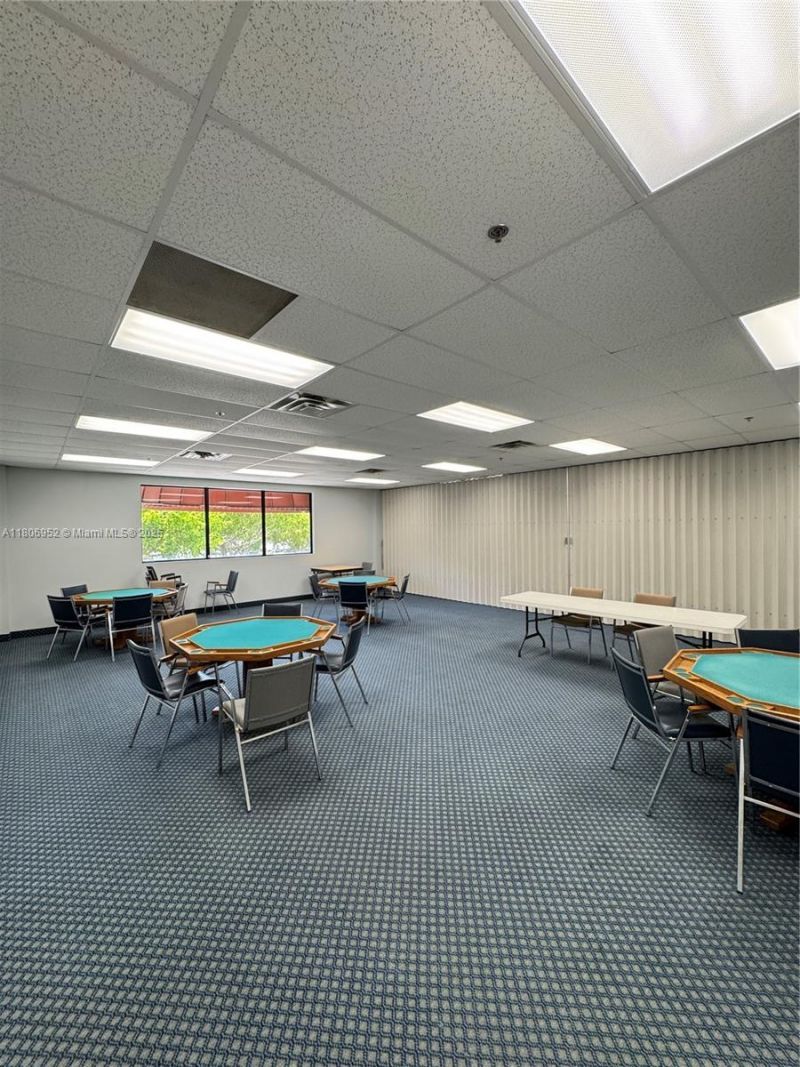 9823 S Hollybrook Lake Dr, Unit 105, Pembroke Pines, FL 33025 Photo