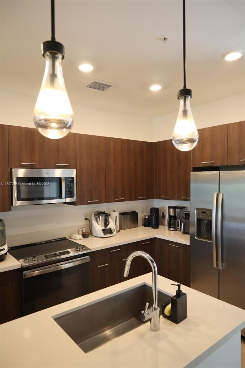 8201 NW 41st St, Unit D-402, Doral, FL 33166 Photo