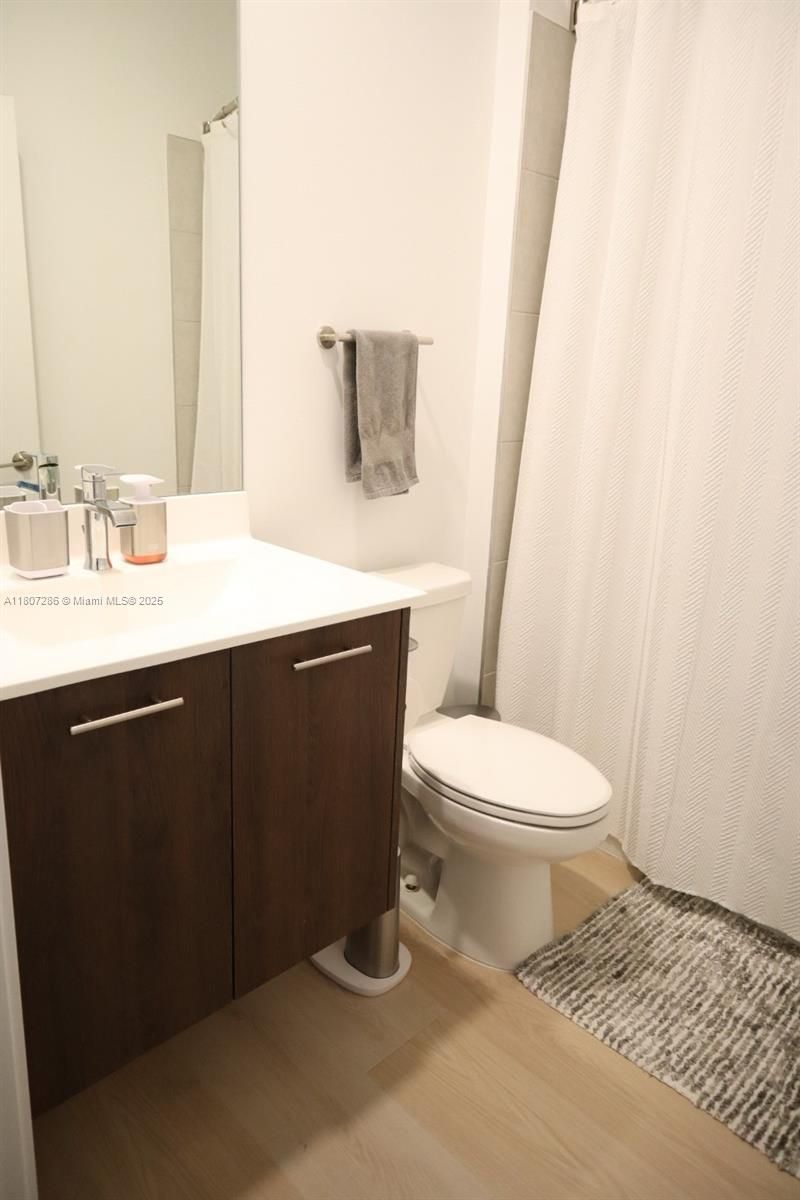 8201 NW 41st St, Unit D-402, Doral, FL 33166 Photo