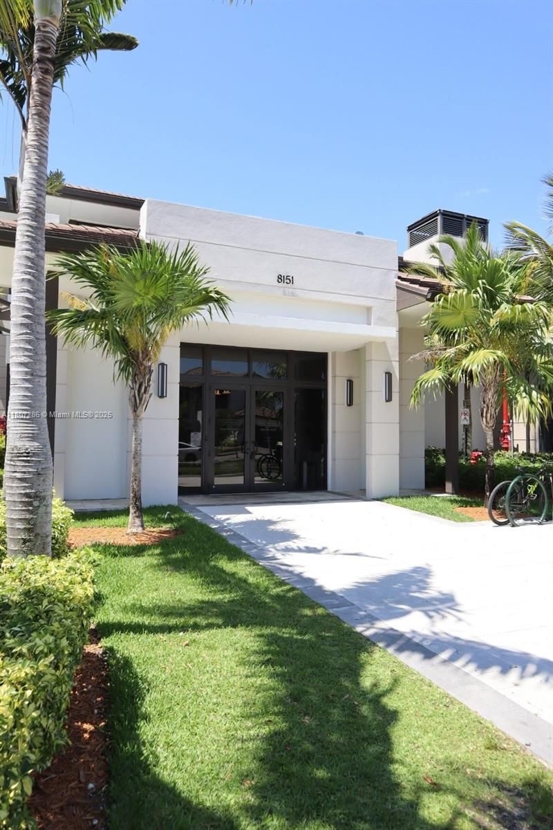 8201 NW 41st St, Unit D-402, Doral, FL 33166 Photo