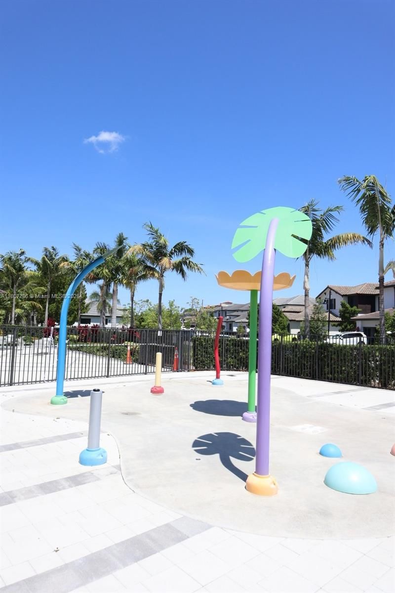 8201 NW 41st St, Unit D-402, Doral, FL 33166 Photo