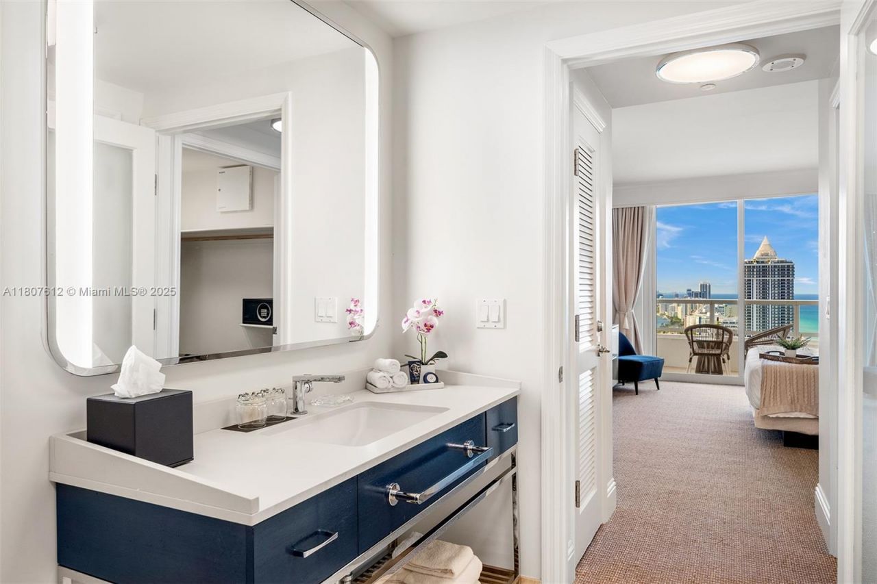 4401 Collins Ave, Unit 3505, Miami Beach, FL 33140 Photo