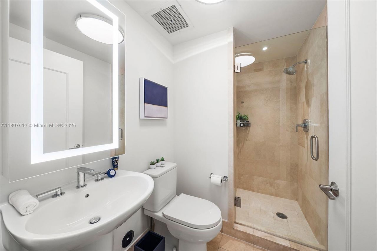 4401 Collins Ave, Unit 3505, Miami Beach, FL 33140 Photo