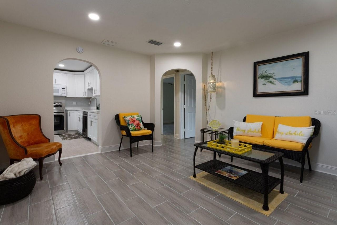 4611 17th Avenue N, Saint Petersburg, FL 33713 Photo