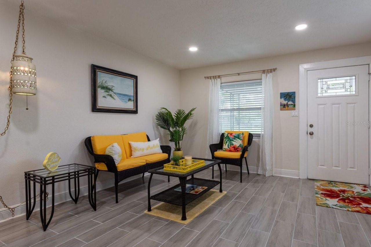 4611 17th Avenue N, Saint Petersburg, FL 33713 Photo