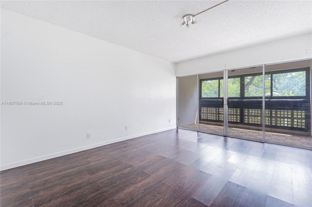 3301 Spanish Moss Ter, Unit 406, Lauderhill, FL 33319 Photo