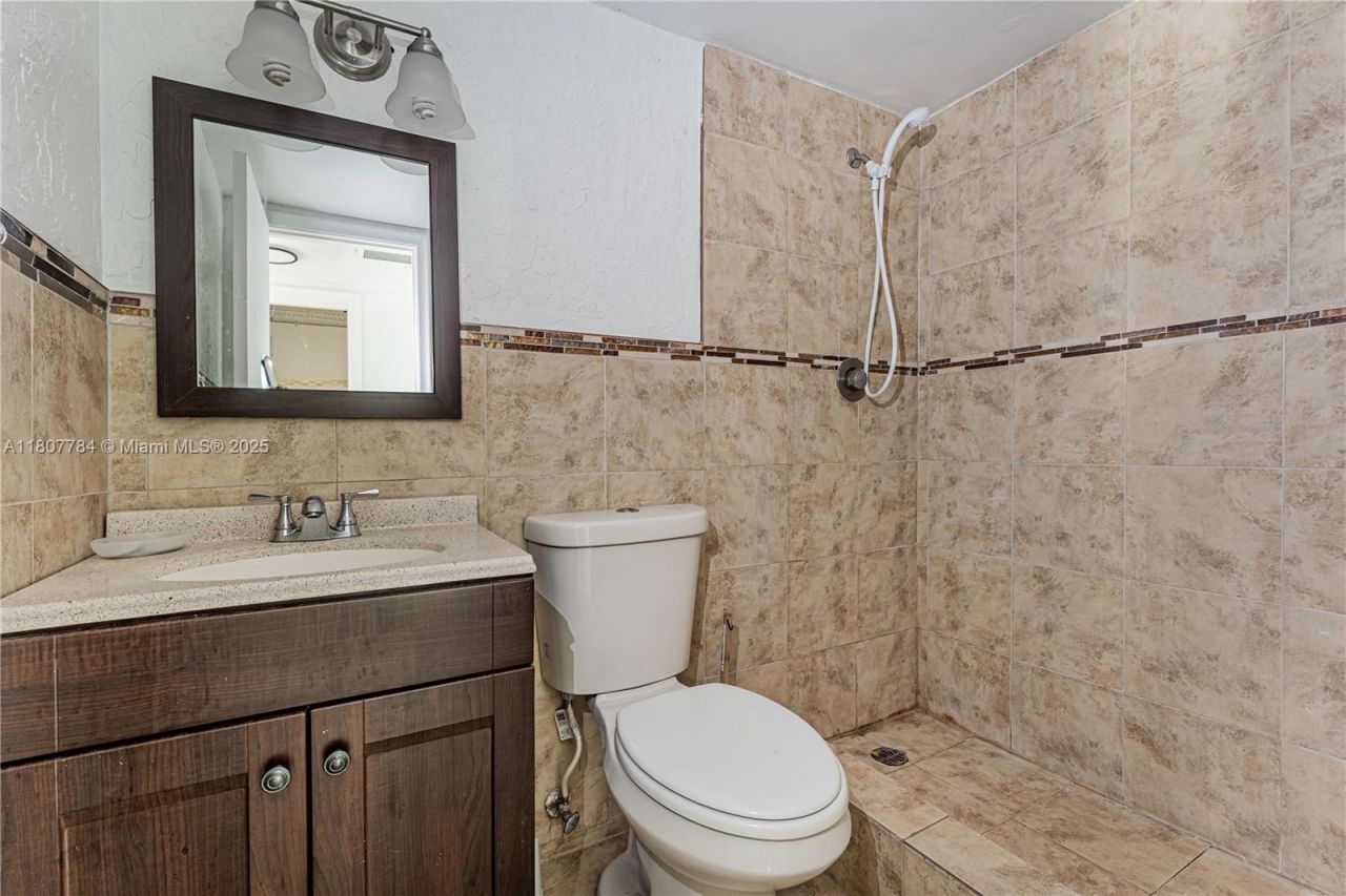 3301 Spanish Moss Ter, Unit 406, Lauderhill, FL 33319 Photo