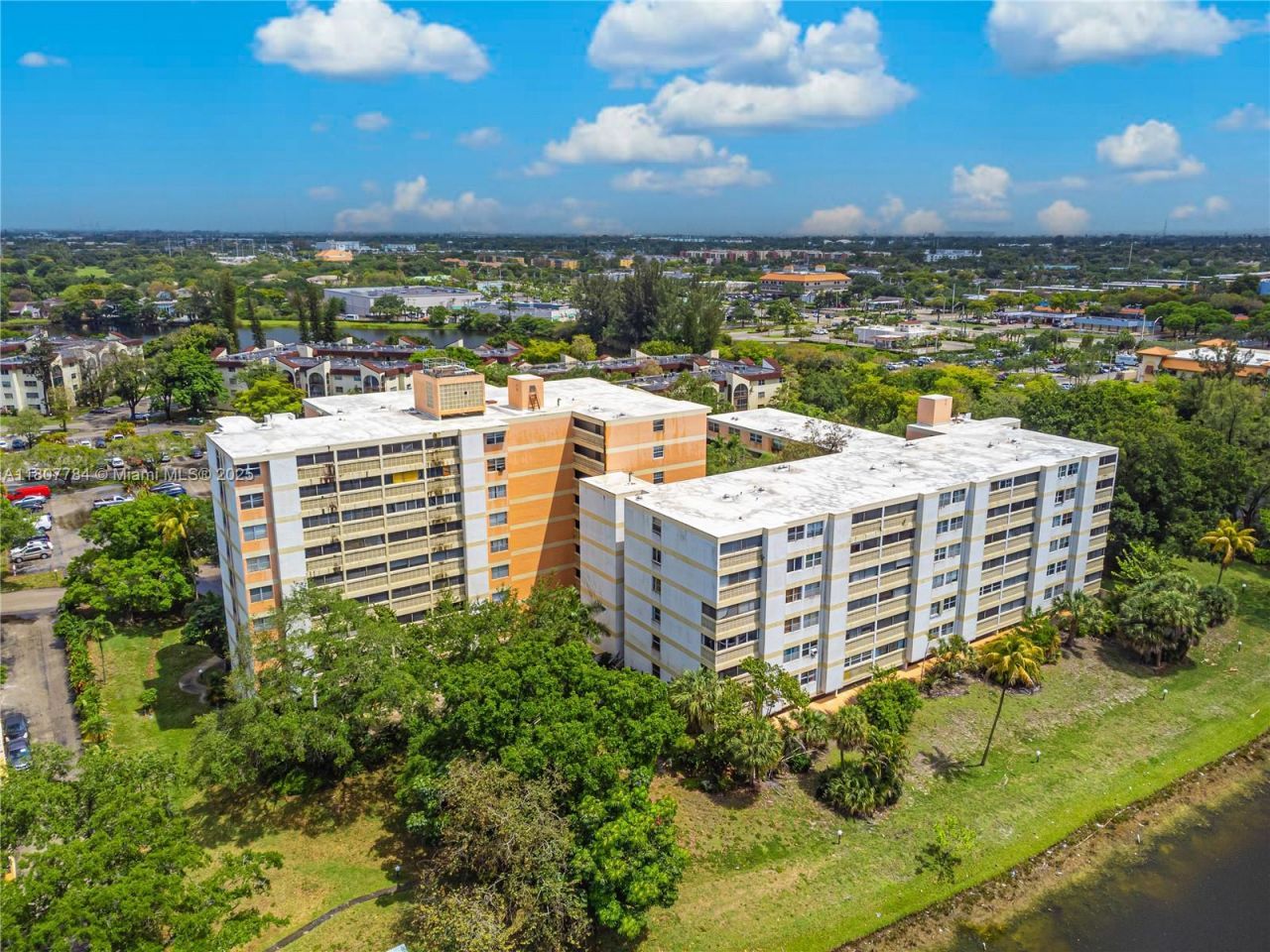 3301 Spanish Moss Ter, Unit 406, Lauderhill, FL 33319 Photo