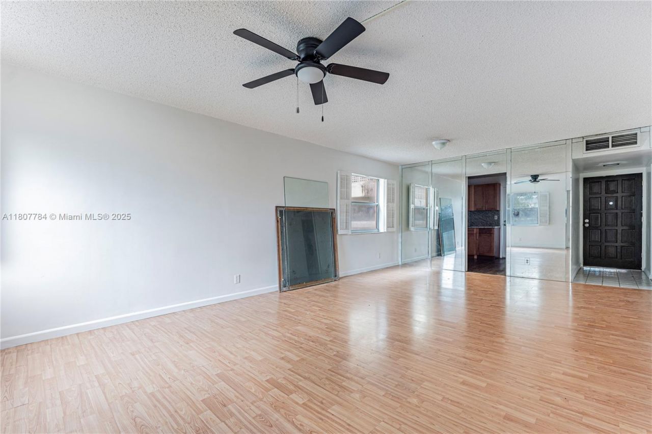 3301 Spanish Moss Ter, Unit 406, Lauderhill, FL 33319 Photo