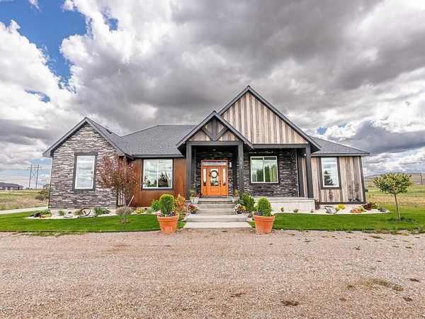 161 Snake River Dr, American Falls, ID 83211